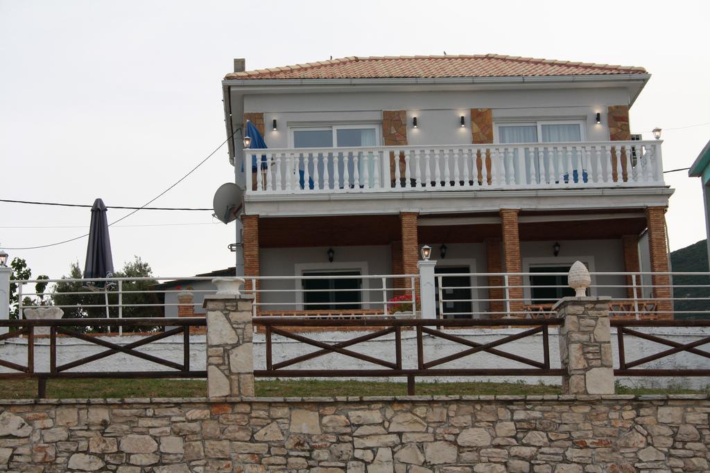Laura Beach House Alykes  Extérieur photo